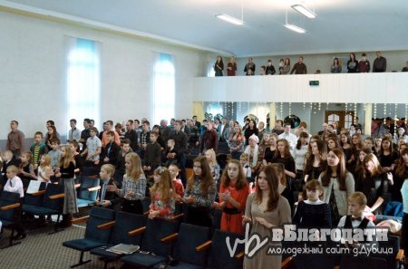 25 декабря прошло праздничное служение в церкви "Благодать" в Дубице