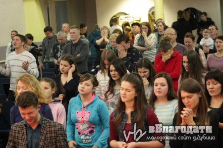 Прошло третье праздничное служение